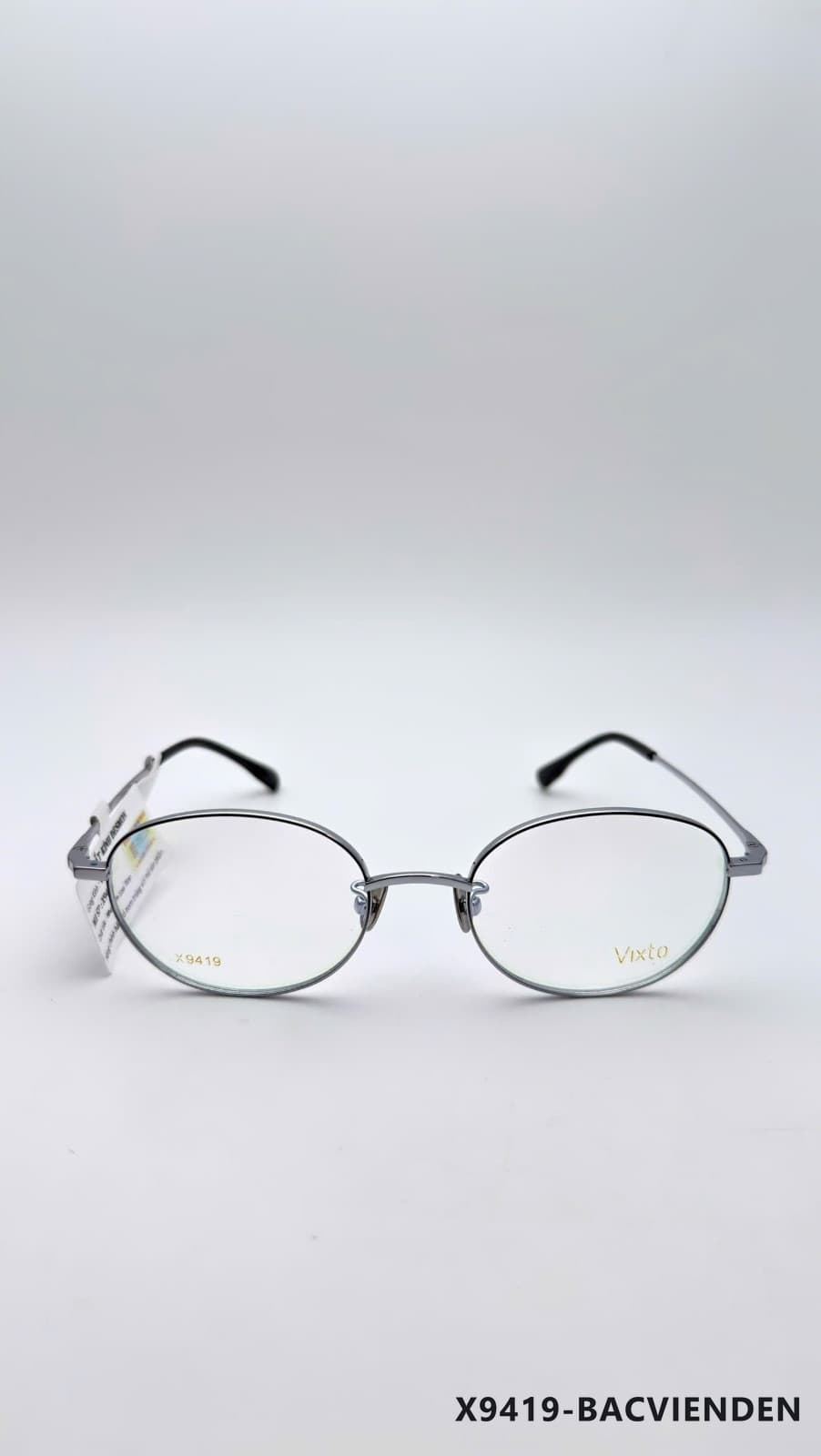 Gọng Oval Titan Bạc viền đen (X9419-BACVIENDEN)