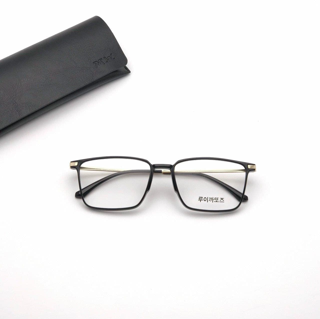 GỌNG KÍNH MẮT VUÔNG THỜI TRANG. LÕI TITAN DESON H00132