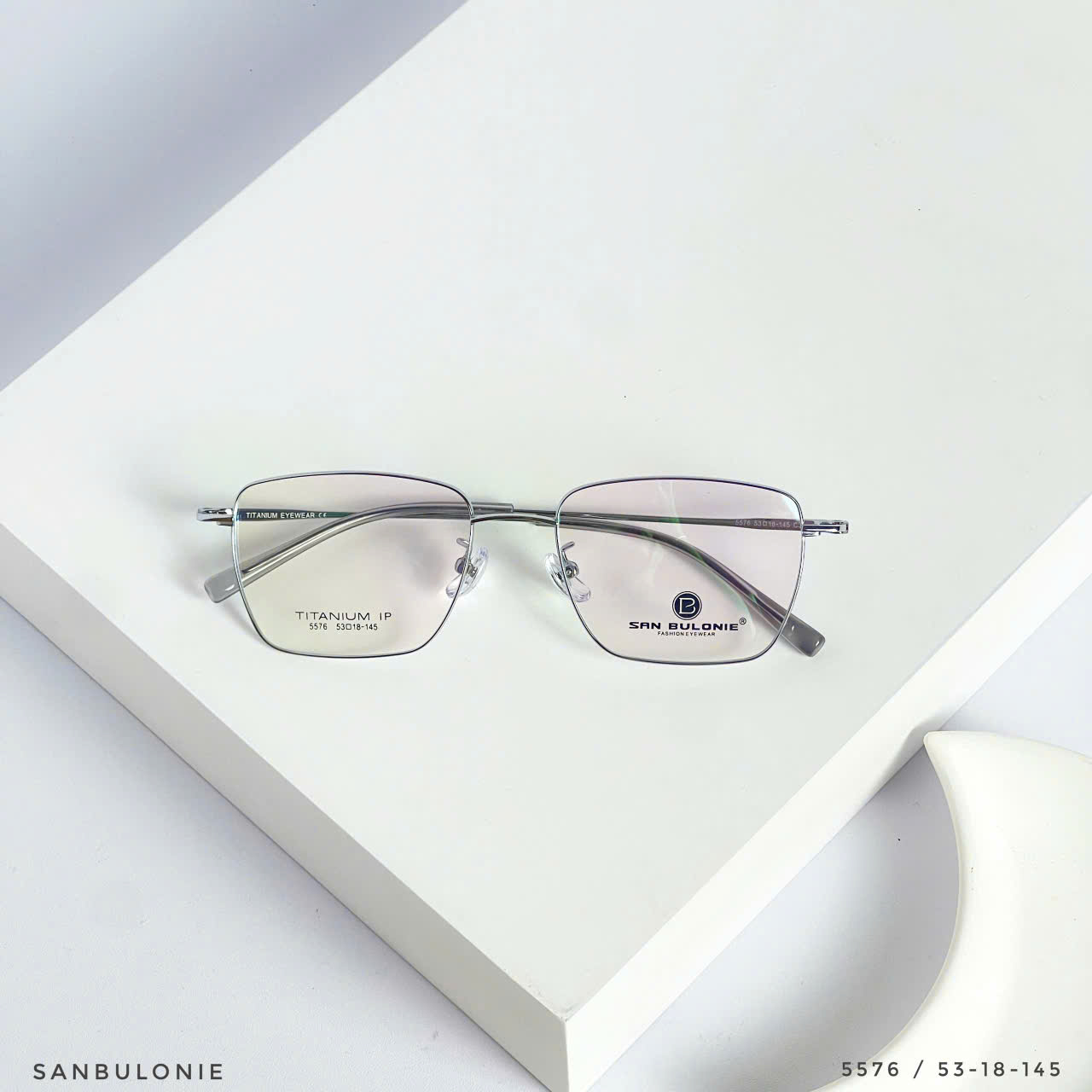Kính Vuông Titanium SANBULONIE 5578 – Siêu Nhẹ, Tối Giản, Sang Hiện Đại
